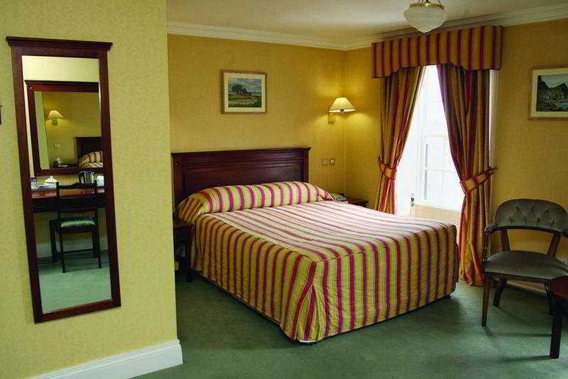 Londonderry Arms Hotel Carnlough Exterior foto