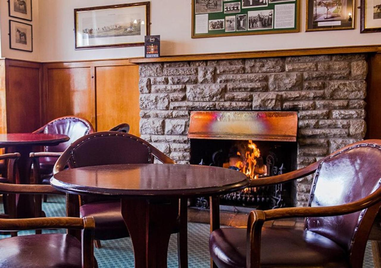 Londonderry Arms Hotel Carnlough Exterior foto
